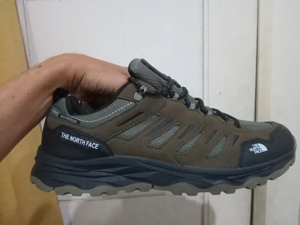 Sepatu TNF new murah