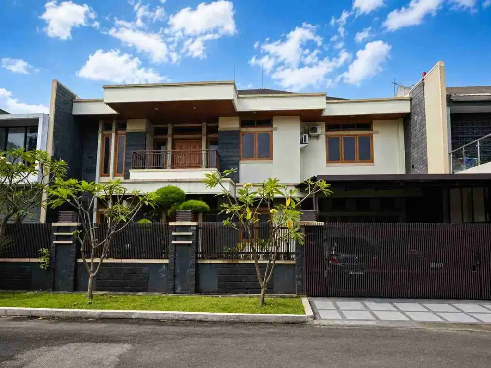 DIJUAL – Rumah Mewah 2 Lantai di Mekarwangi Bandung