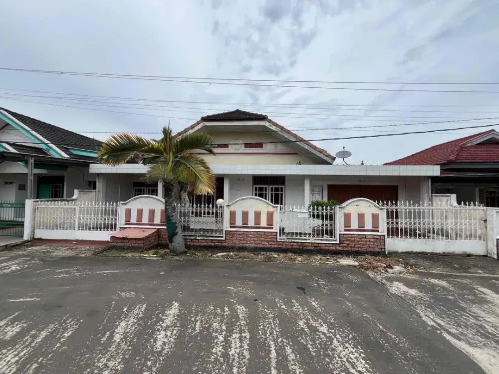 Dijual Rumah terawat lokasi perum bukit sejahtera poligon