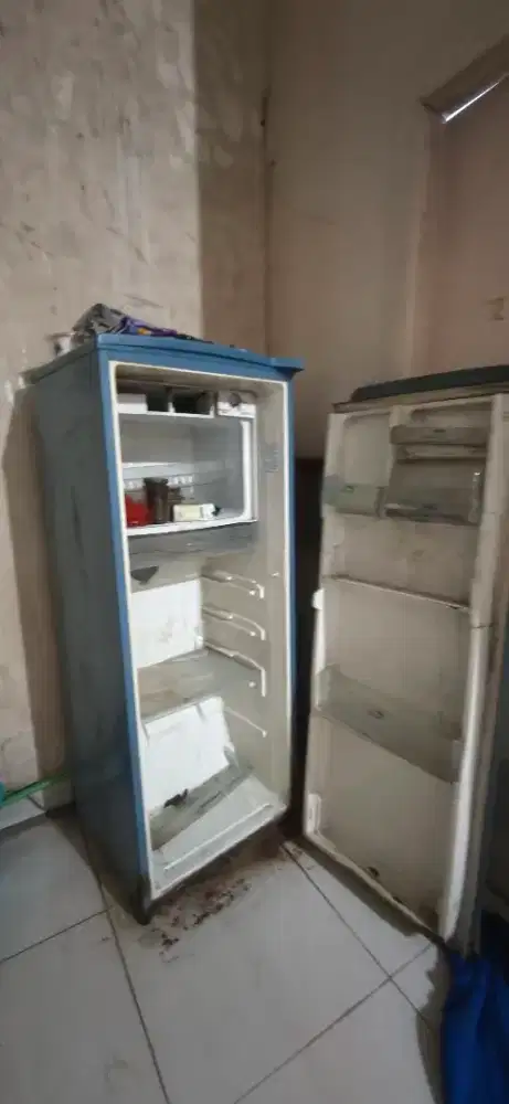 Dua Kulkas Rusak 2 Pintu Panasonic & National (Borongan/Nego)
