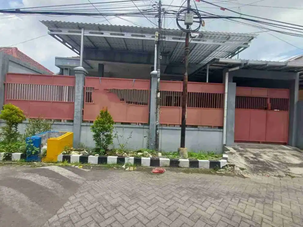 Dijual rumah besar daerah Baskara sari sby timur