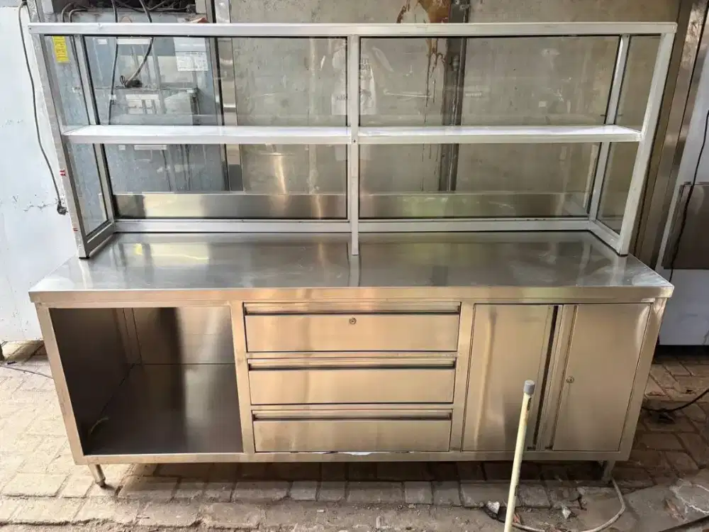 kabinet + etalase
ukuran 200x60x85
uk etalase 195x30x75
harga 5,5jt