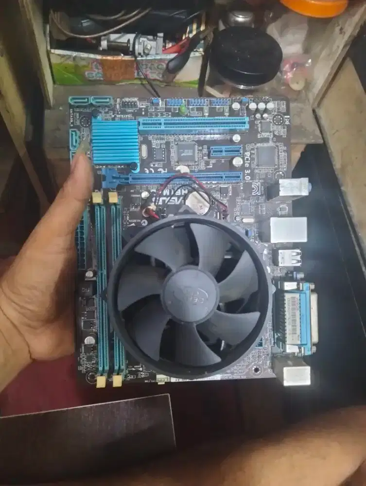 Julan mobo h61-c +prosesor i3 gen 2 +ram 8gb