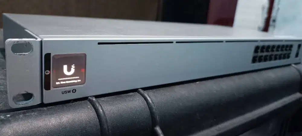 Switch Unifi-16 PoE