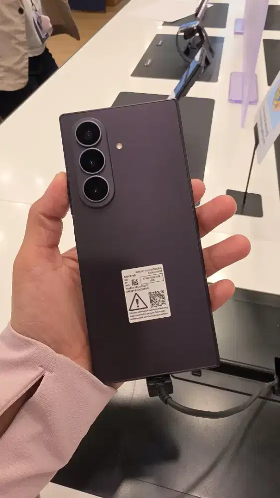 PREORDER FOLD 8 ULTRA FREE UPGRADE MEMORY