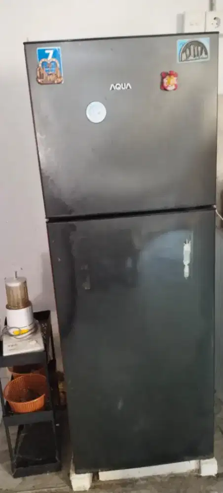 Jual Kulkas 2 pintu bekas Merk Aquos