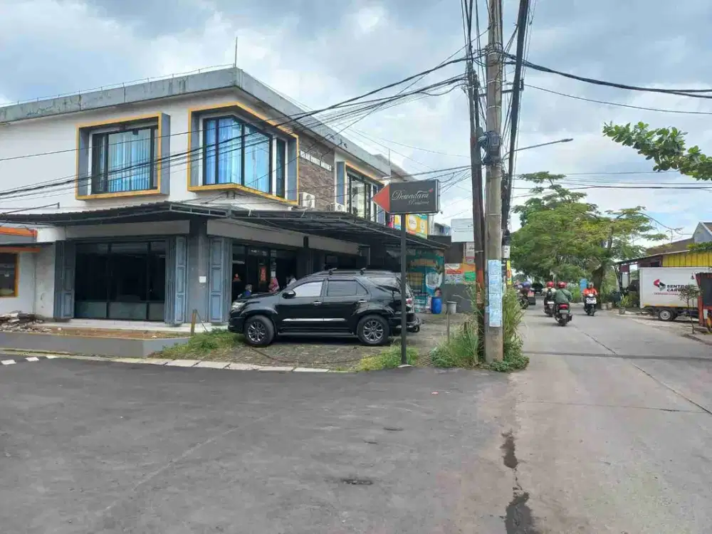 Ruko 2 1/2 Lantai di Pusat Perniagaan Cikoneng Bandung