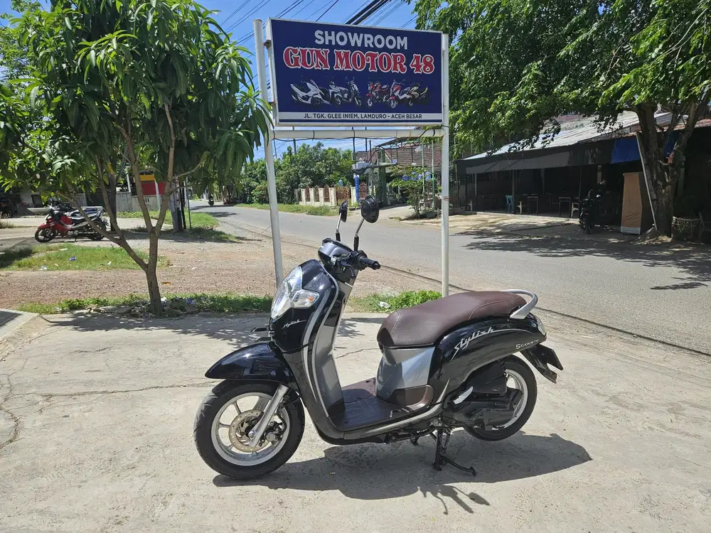 Di jual honda scoopy tahun 2018