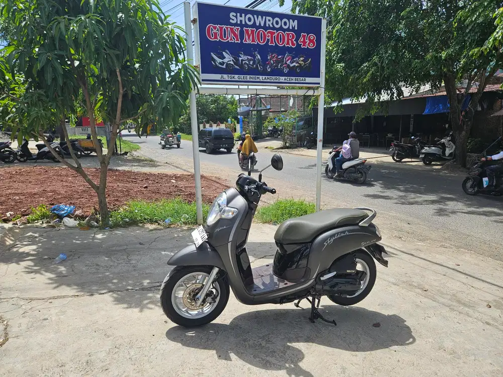 Di jual honda scoopy tahun 2018