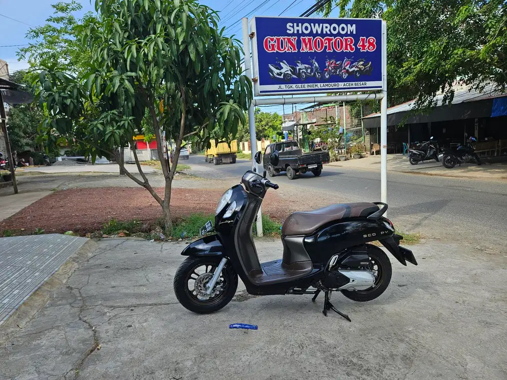 Di jual honda scoopy tahun 2021
