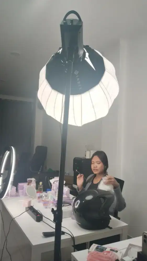 LOWONGAN UNTUK HOST LIVE SELLING KOSMETIK
