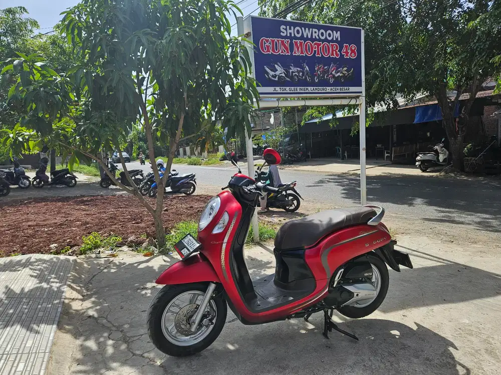 Di jual honda scoopy tahun 2023