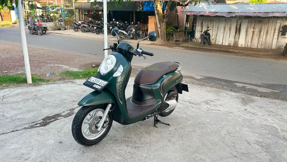 Di jual honda scoopy tahun 2023 pemakaian 2024