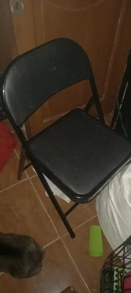 Kursi lipat besi