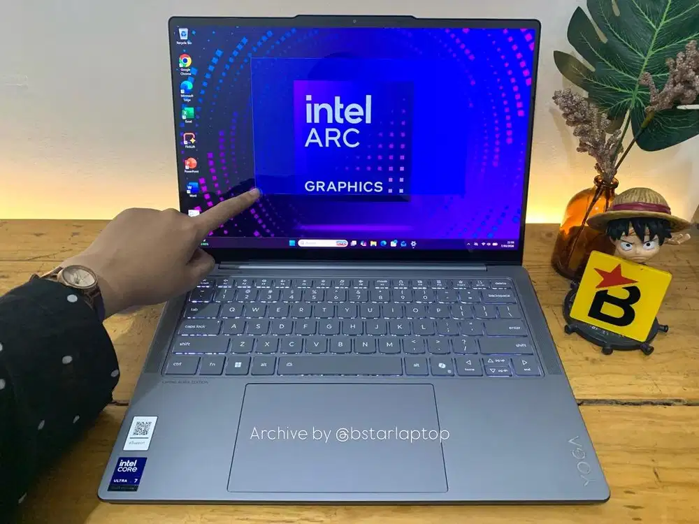 Laptop Lenovo Yoga Slim 7 Aura Edition Intel Ultra 7 RAM 32 gb Garansi