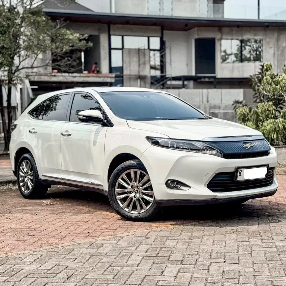 (CASH) Toyota Harrier 2017