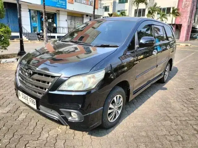 LOW DP Toyota Kijang Innova 2.0 G Luxury Bensin-MT 2015 FRB