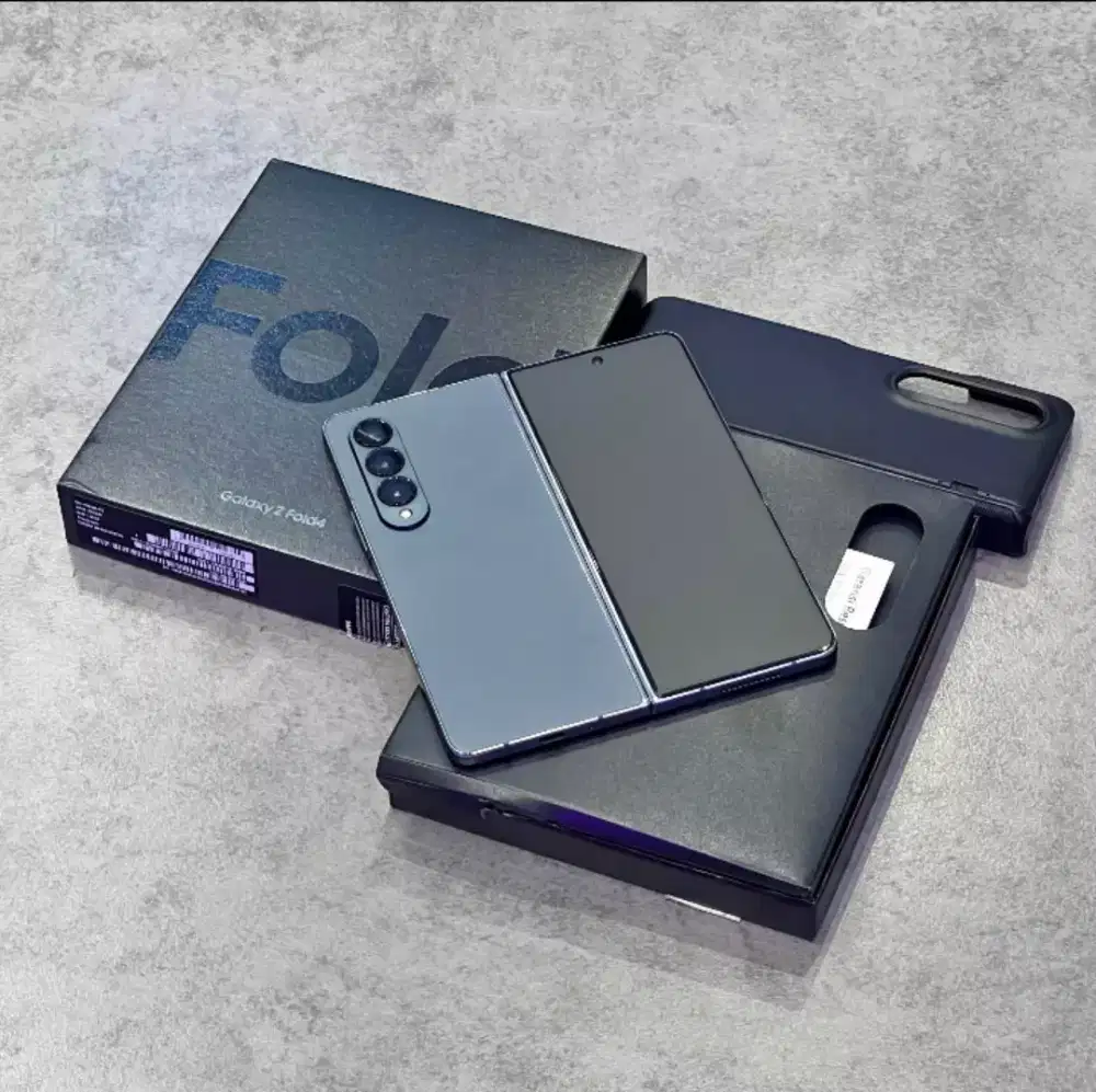 Samsung Galaxy Z Fold 4 12/512 sein mulus no minus