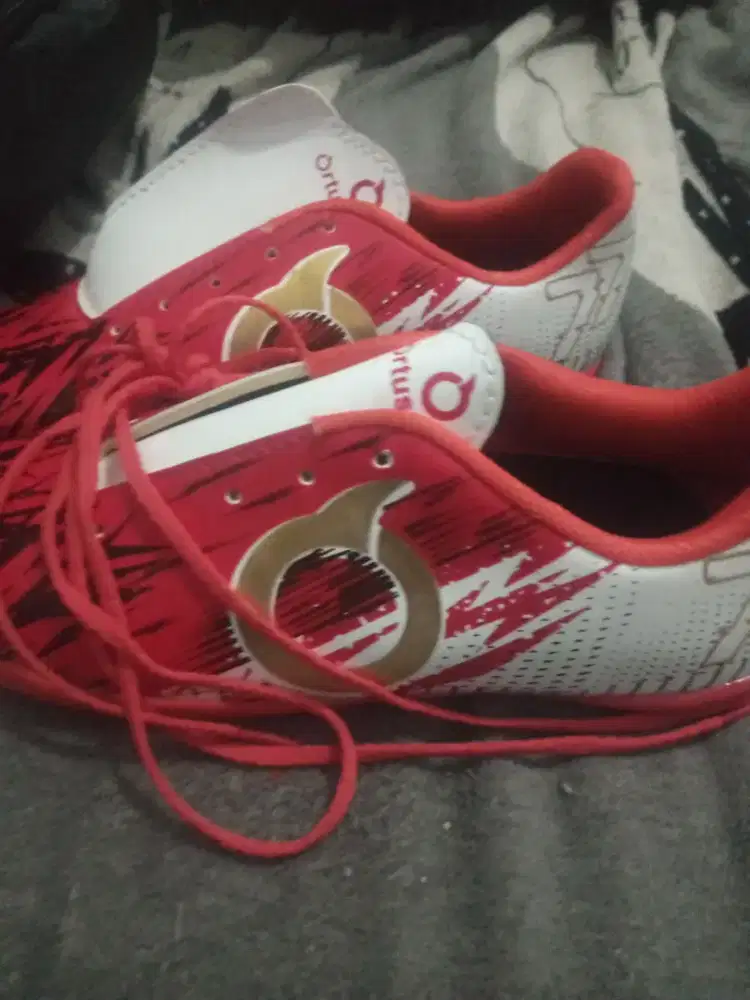 jual sepatu futsal masih baru