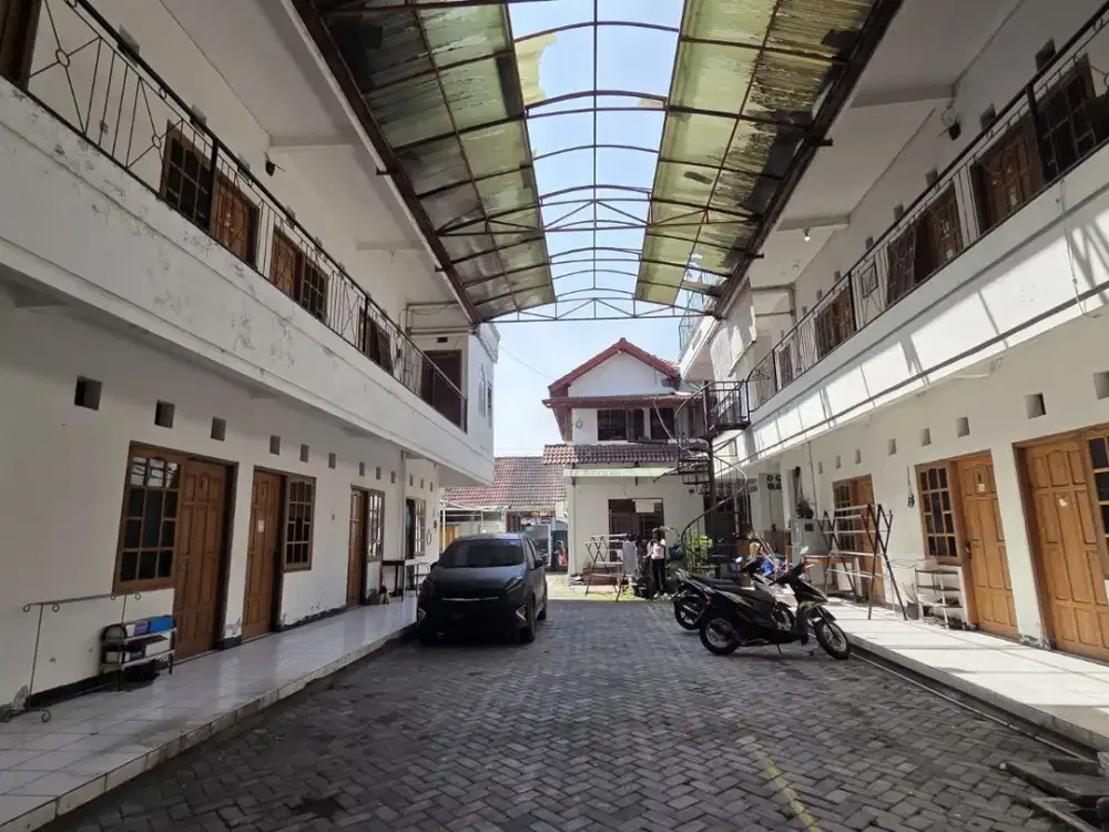 Dijual Kost 35 Kamar + Rumah Induk + 2 Ruko Strategis Dekat Ambarukmo Plaza (Amplaz) Yogyakarta