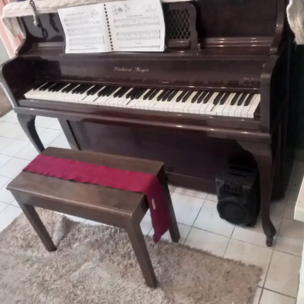 Piano Klasik Type Allegro Merk Richard Meyer