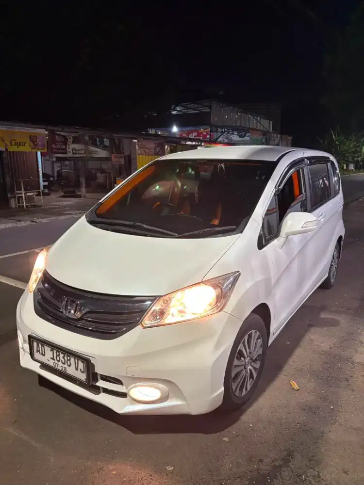 HONDA FREED E / PSD 2013