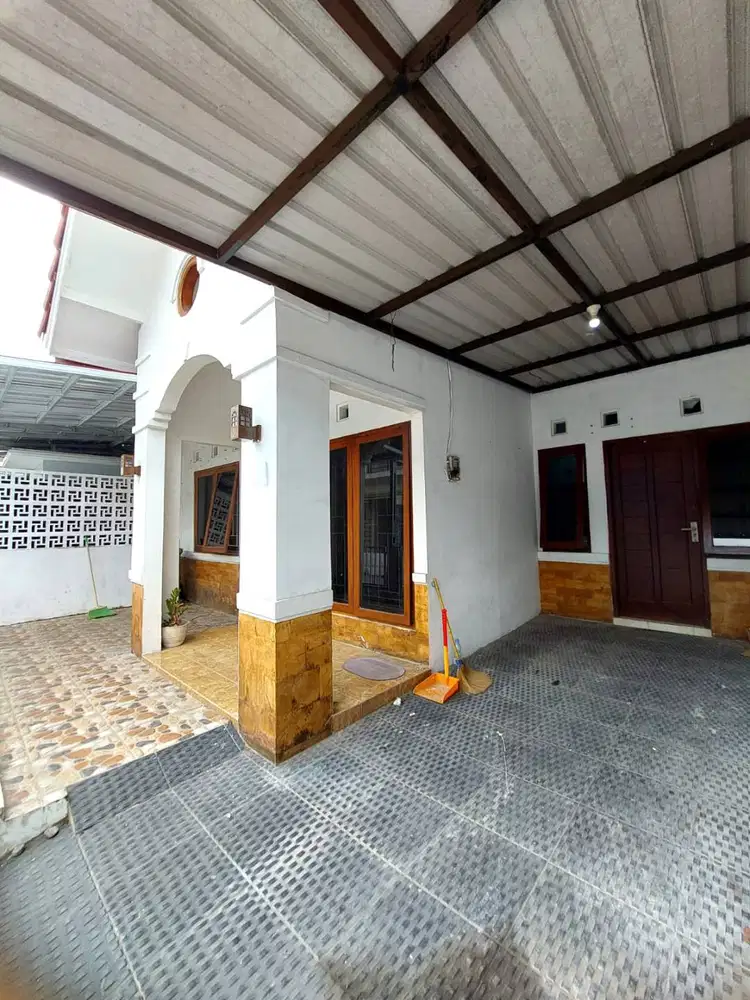 Rumah Lingkungan Perumahan dekat Jalan Damai Palagan