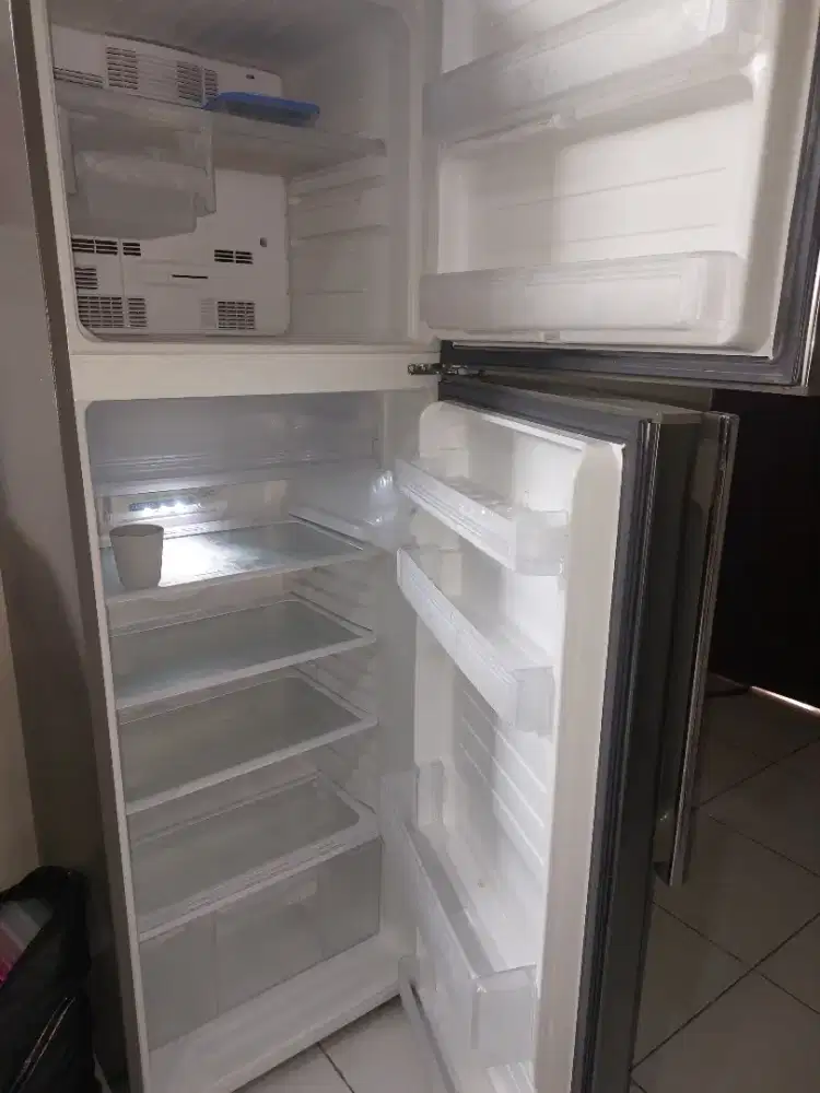 KULKAS SHARP 2 PINTU