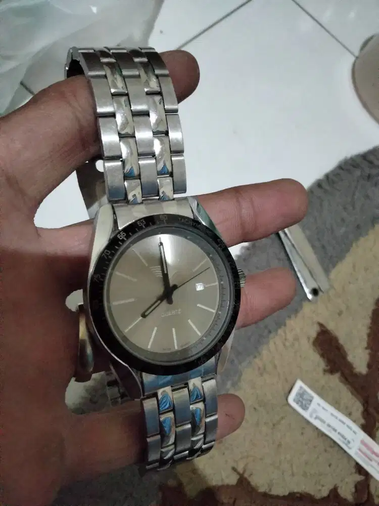 Jam tangan Garuda Indonesia (Quartz)