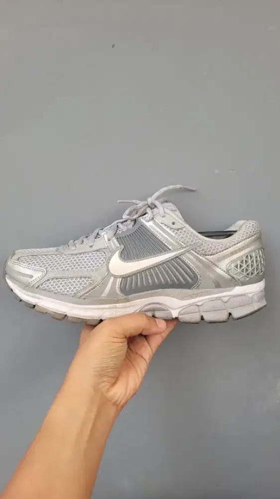 Nike vomero cool grey size 42.5