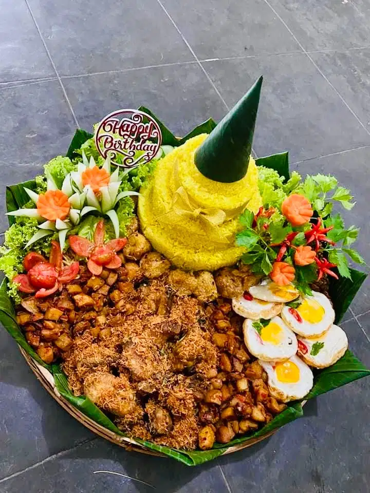 Tumpeng jumbo sidoarjo
