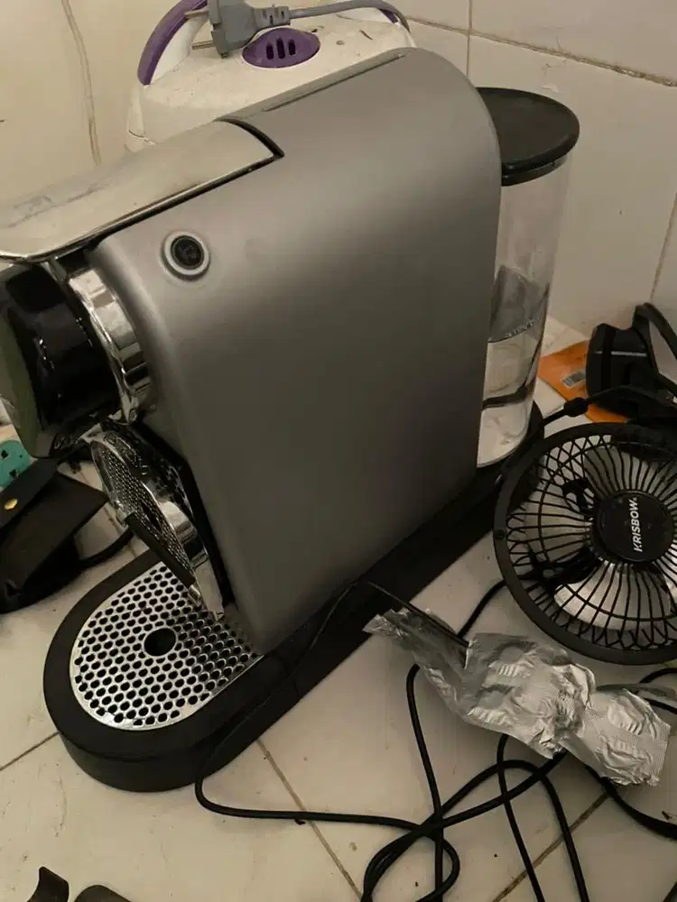 Mesin kopi nespresso