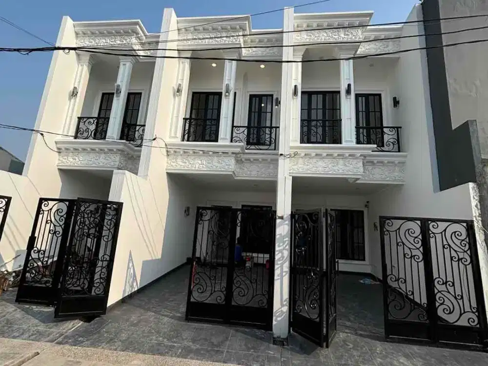Dijual Rumah baru 2 lt Model American Classic 3,3 x 14,5 m2 di Cengkareng Jakarta Barat Shm hadap Timur, Kosongan tanpa furniture, carport 1. 4-5 bulan indent, Ayo survey & nego yuk!