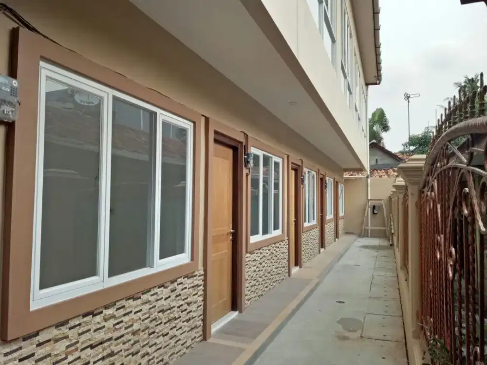 Dijual murah / Disewakan rumah 2lantai cempaka putih
