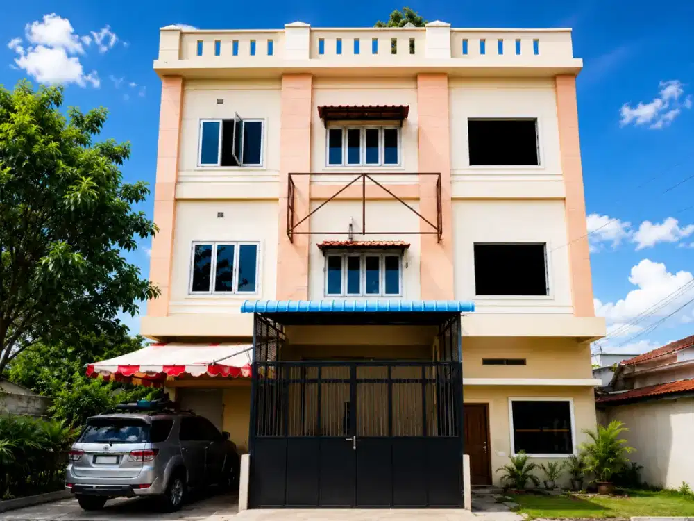 DIJUAL RUKO 3,5 LANTAI SIAP HUNI & BISA NEGO!