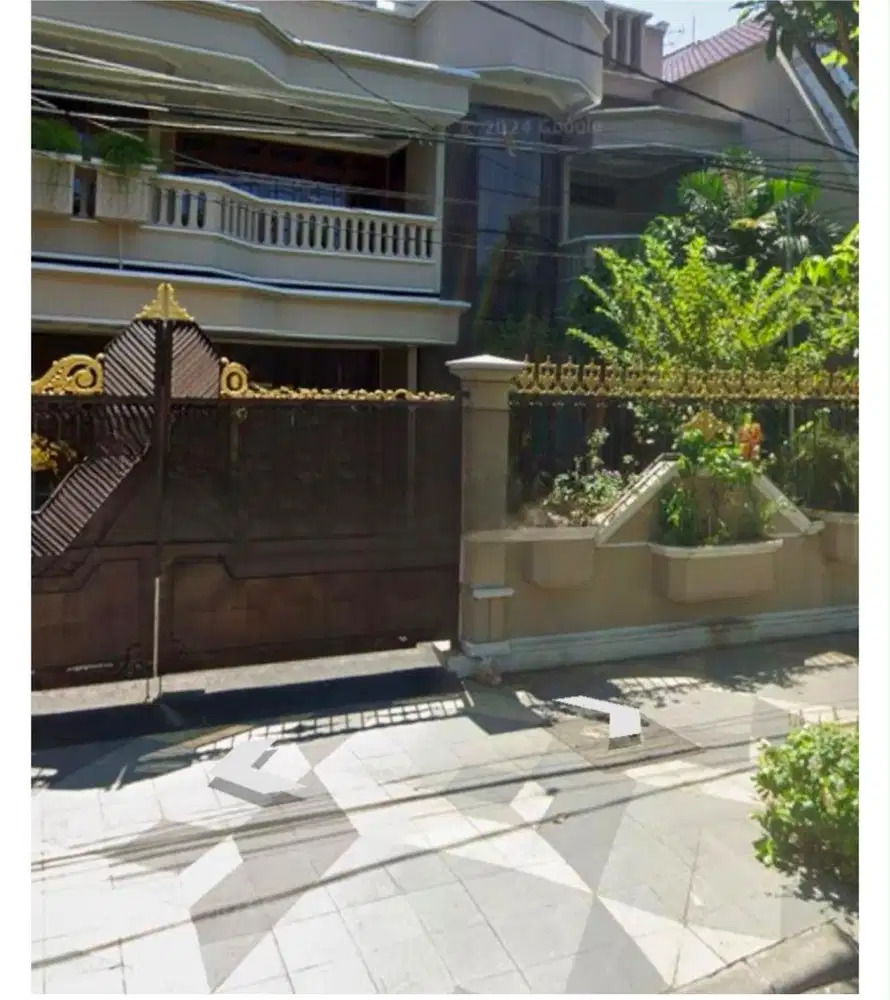 DIJUAL RUMAH KOMERSIAL SUPER STRATEGIS RAYA DHARMAHUSADA INDAH!