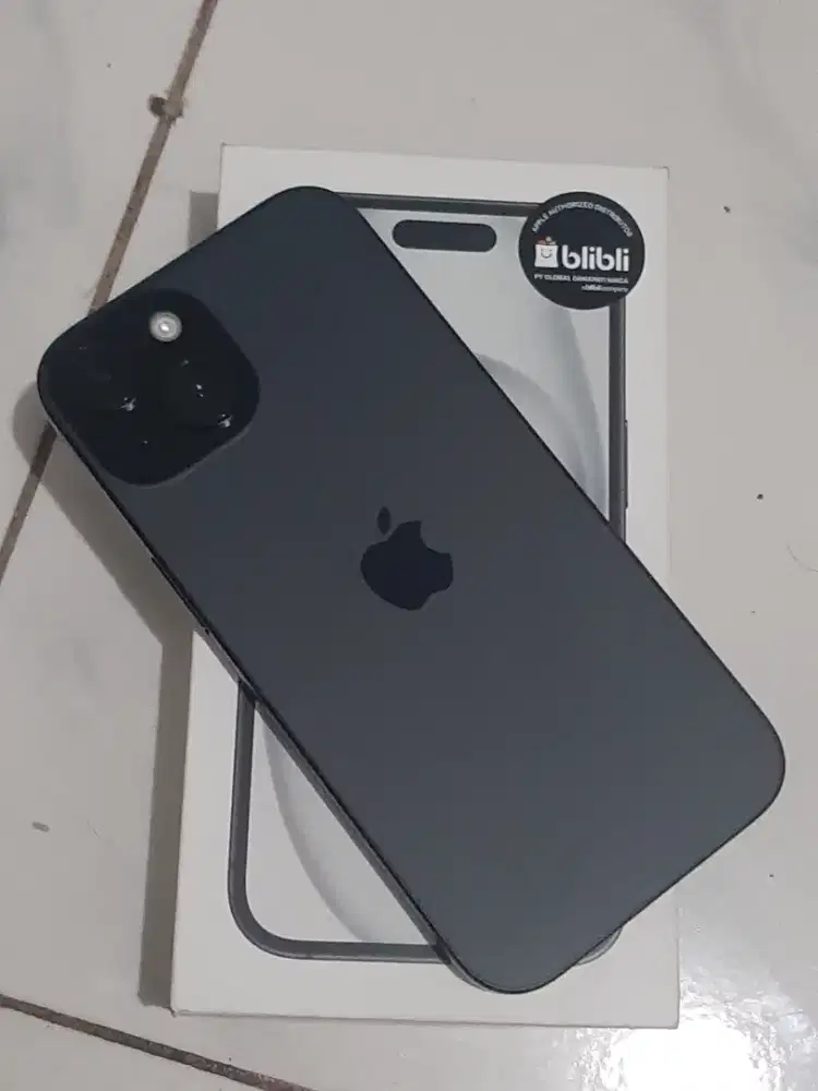 Iphone 15 128 hitam