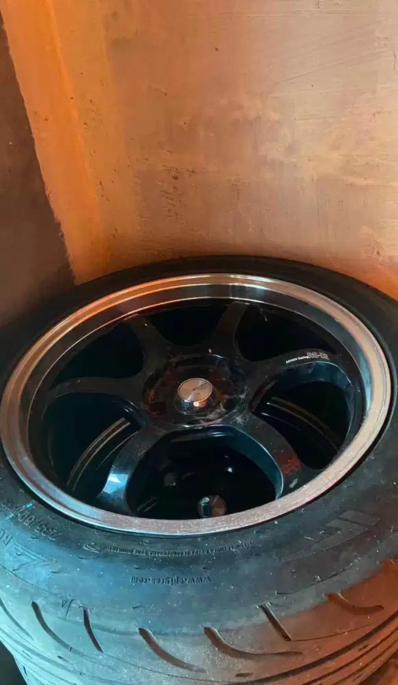 VELG ADVAN RG2 ring 18 lebar 8.5 et 38