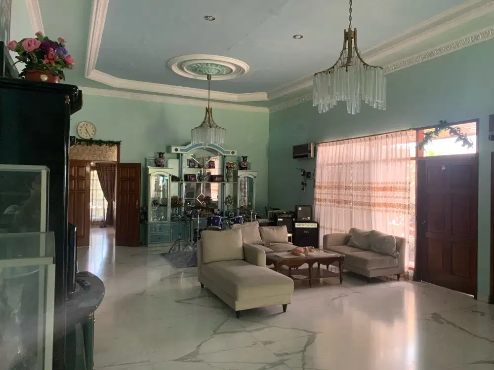 DIJUAL RUMAH KOMERSIAL RAYA KUPANG BARU! LOKASI SUPER STRATEGIS!