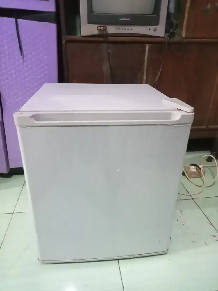 Kulkas mini Sanken original