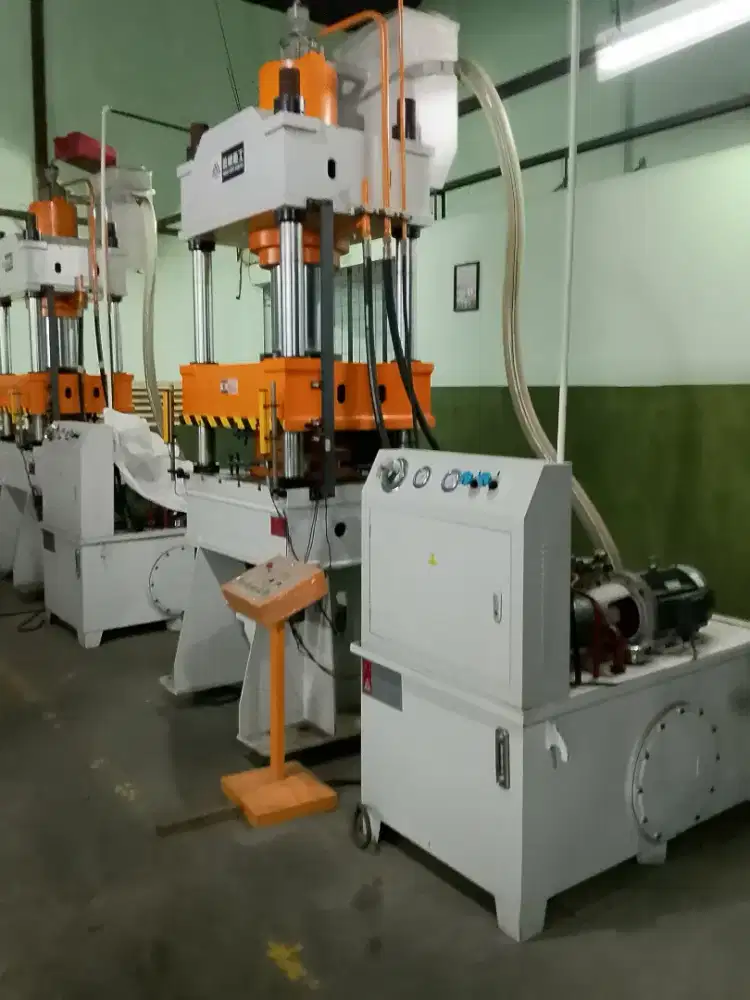 Mesin press hidrolis 200 ton