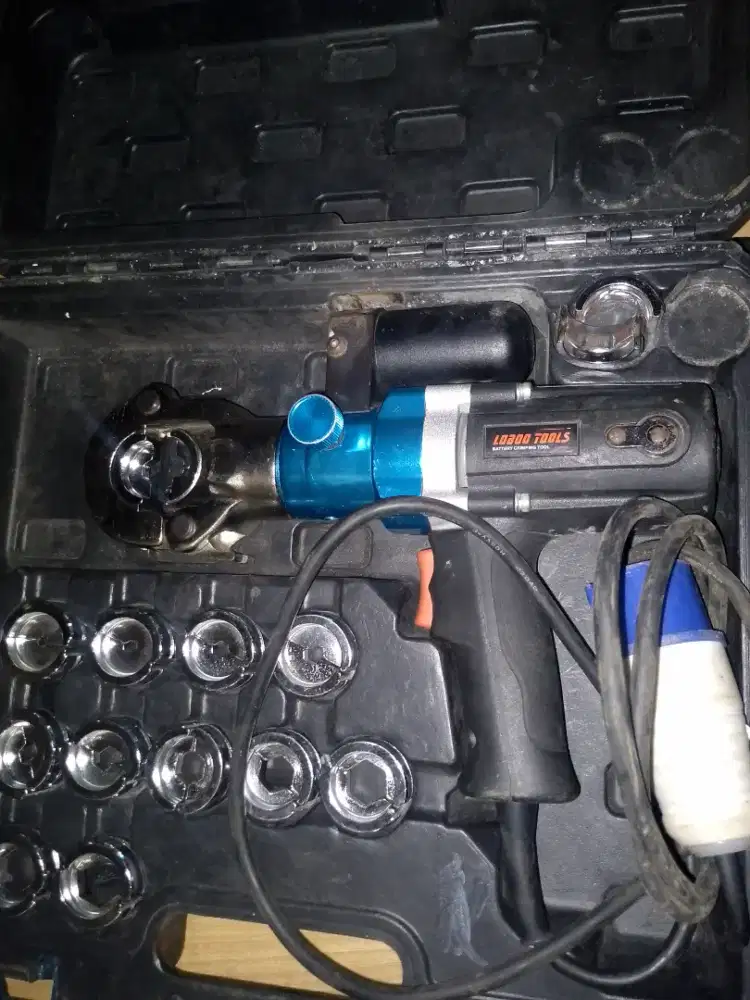 Crimping tool tang press