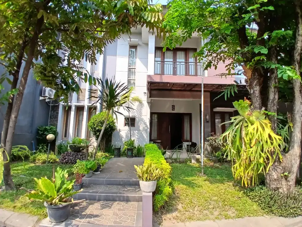 DISEWAKAN rumah cantik bersih dalam Cluster