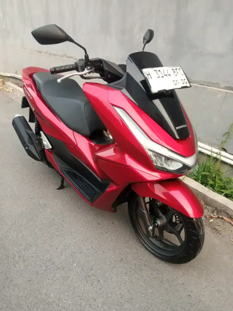 Honda PCX 2025 merah