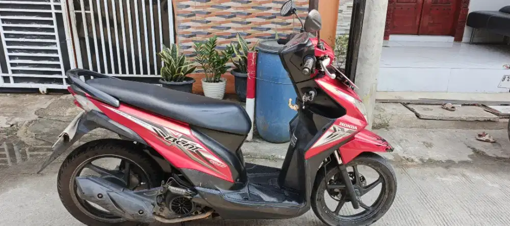 Jual honda beat merah