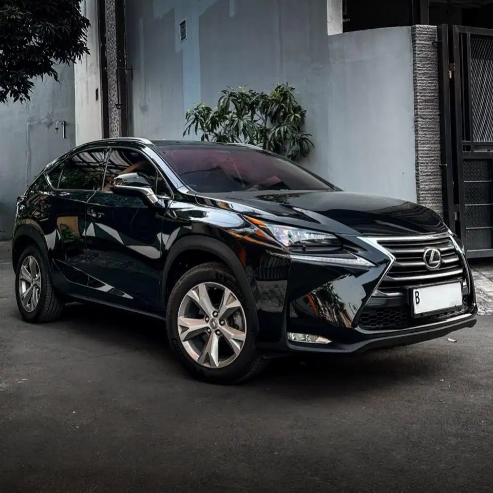 (CASH) Lexus NX200T Luxury 2015