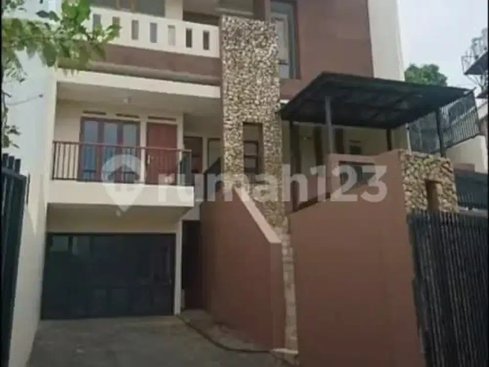 Rumah Minimalis Setiabudi Regency Dekat Pondok Hijau Bandung