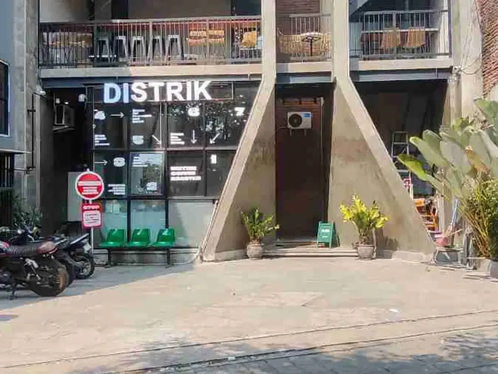 DIJUAL DISEWAKAN CAFE AKTIF 3 LANTAI DI TENGAH KOTA LOKASI STRATEGIS JALAN CENGGER AYAM MALANG