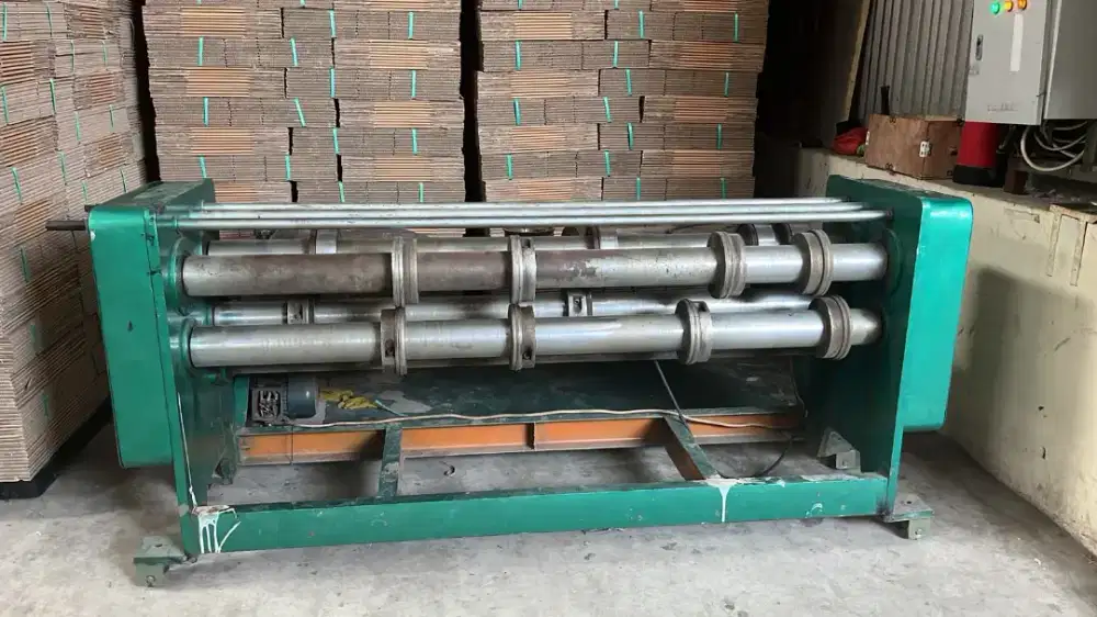 Mesin Slitter Creasing kardus Lebar 2 meter