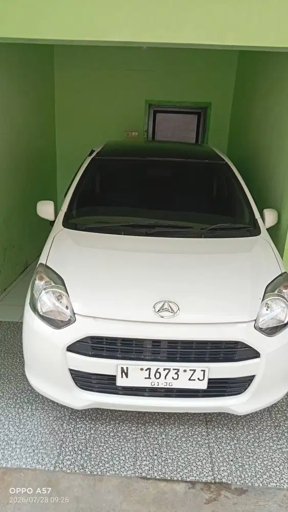 Daihatsu ayla tipe M tahun 2016 taat pajak ban baru semua